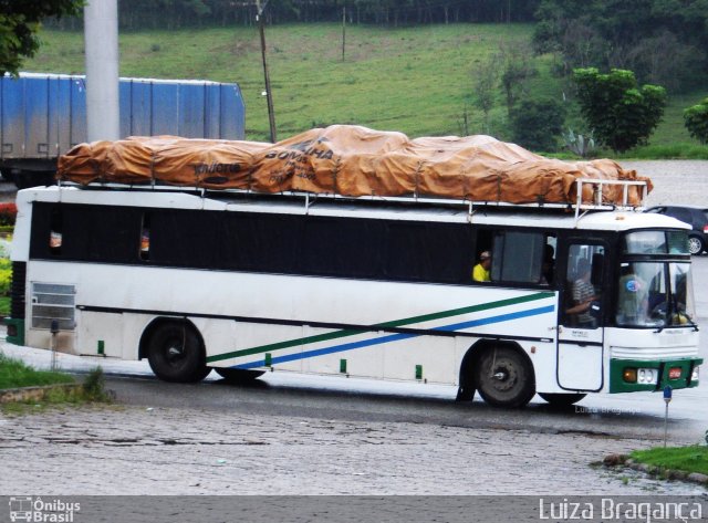 Ônibus Particulares  na cidade de João Monlevade, Minas Gerais, Brasil, por Luiza Bragança. Número da foto: #778864.