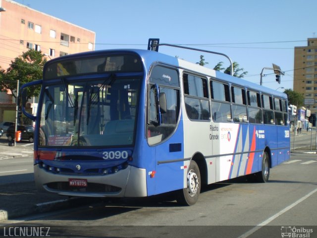 Viação Riacho Grande 3090 na cidade de São Bernardo do Campo, São Paulo, Brasil, por Luis Nunez. Número da foto: #777951.