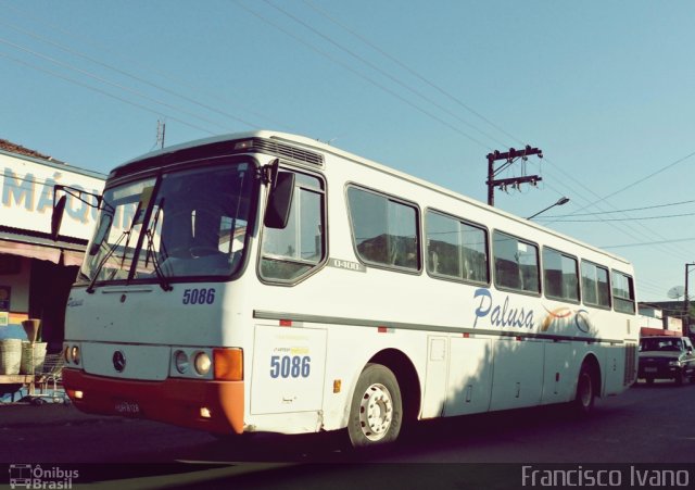 Empresa de Turismo Palusa 5086 na cidade de Paraguaçu Paulista, São Paulo, Brasil, por Francisco Ivano. Número da foto: #784237.