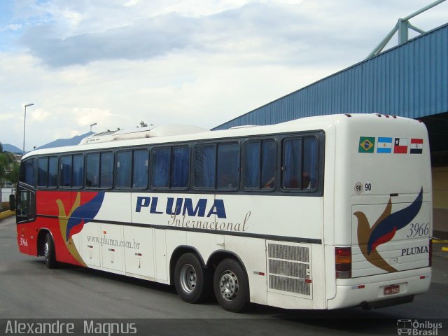 Pluma Conforto e Turismo 3966 na cidade de Resende, Rio de Janeiro, Brasil, por Alexandre  Magnus. Número da foto: #785651.