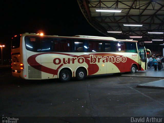 Viação Ouro Branco 5405 na cidade de Londrina, Paraná, Brasil, por David Arthur. Número da foto: #785899.