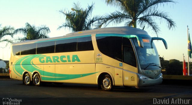 Viação Garcia 7815 na cidade de Londrina, Paraná, Brasil, por David Arthur. Número da foto: #788055.