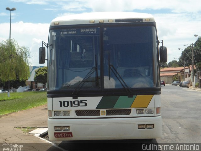 Empresa Gontijo de Transportes 10195 na cidade de Araxá, Minas Gerais, Brasil, por Guilherme Antonio. ID da foto: 791333.