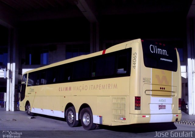 Viação Itapemirim 44065 na cidade de Muriaé, Minas Gerais, Brasil, por José Goulart. Número da foto: #791157.
