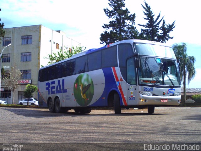 Real Transporte e Turismo 26501 na cidade de Carazinho, Rio Grande do Sul, Brasil, por Eduardo Machado. Número da foto: #794126.