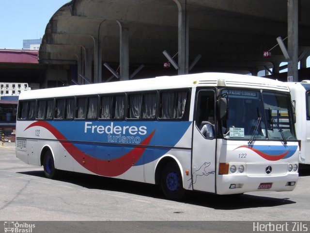 Expresso Frederes > Frederes Turismo 122 na cidade de Porto Alegre, Rio Grande do Sul, Brasil, por Herbert Zils. Número da foto: #793028.