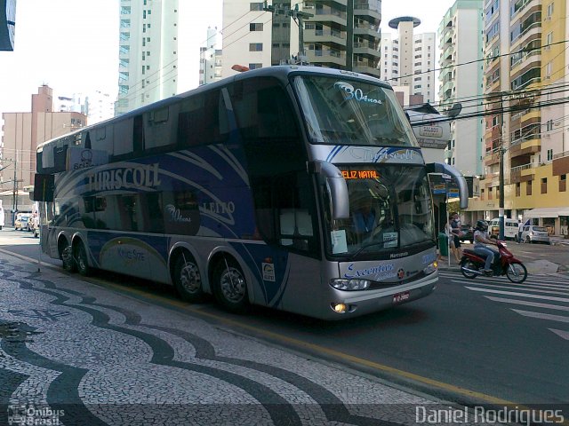 Turiscoll - Turismo Collet Ltda. 28000 na cidade de Balneário Camboriú, Santa Catarina, Brasil, por Daniel Rodrigues. ID da foto: 760010.