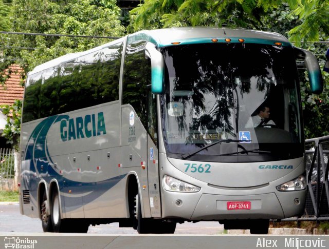 Viação Garcia 7562 na cidade de Maringá, Paraná, Brasil, por Alex  Claudino. Número da foto: #799571.
