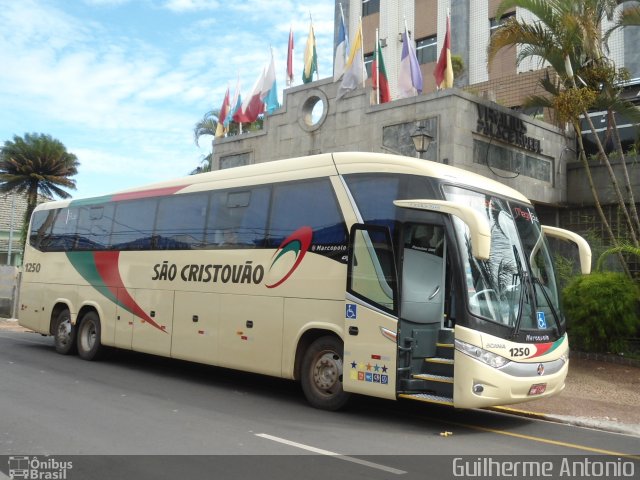 Empresa São Cristóvão 1250 na cidade de Araxá, Minas Gerais, Brasil, por Guilherme Antonio. Número da foto: #799991.