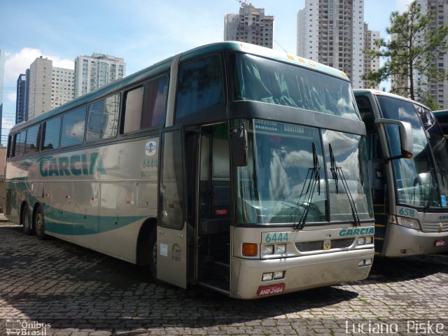 Viação Garcia 6444 na cidade de Curitiba, Paraná, Brasil, por Luciano  Piske. Número da foto: #802419.