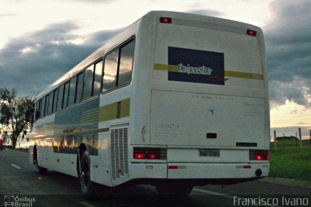 Taipastur Transportes Turísticos 1300 na cidade de Assis, São Paulo, Brasil, por Francisco Ivano. Número da foto: #804897.