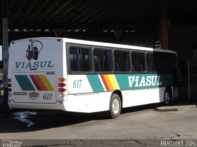 Viasul - Auto Viação Venâncio Aires 617 na cidade de Santa Cruz do Sul, Rio Grande do Sul, Brasil, por Herbert Zils. Número da foto: #804055.