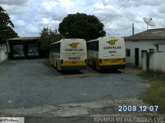 Empresa Gontijo de Transportes 9365 e 11215 na cidade de Curvelo, Minas Gerais, Brasil, por Josimar Vieira. ID da foto: 803256.