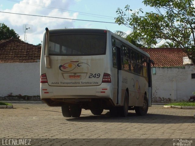 Jundiá Transportadora Turistica 249 na cidade de São Miguel Arcanjo, São Paulo, Brasil, por Luis Nunez. Número da foto: #810733.