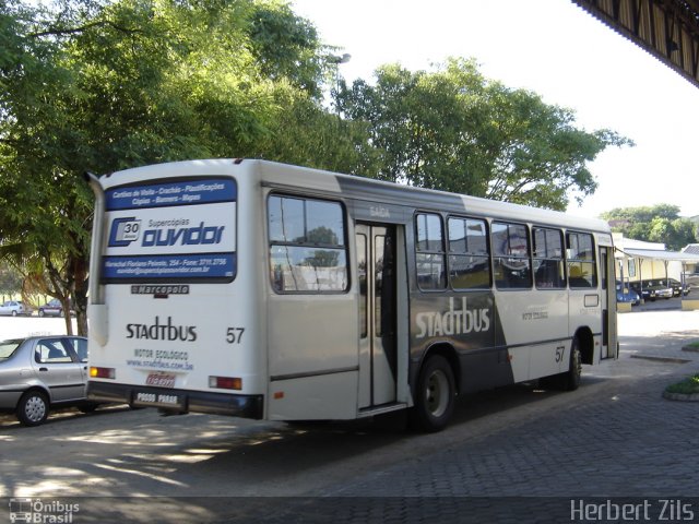 Stadtbus 57 na cidade de Santa Cruz do Sul, Rio Grande do Sul, Brasil, por Herbert Zils. Número da foto: #812386.