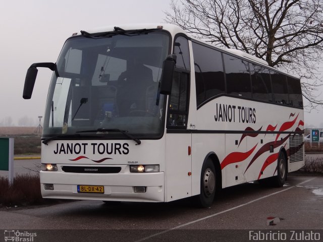 Janot Tours 42 na cidade de Zaanstad, North Holland, Países Baixos, por Fabricio do Nascimento Zulato. Número da foto: #815580.