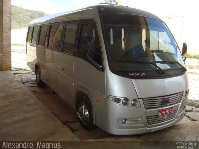 Ônibus Particulares GYS9013 na cidade de São Thomé das Letras, Minas Gerais, Brasil, por Alexandre  Magnus. Número da foto: #762208.