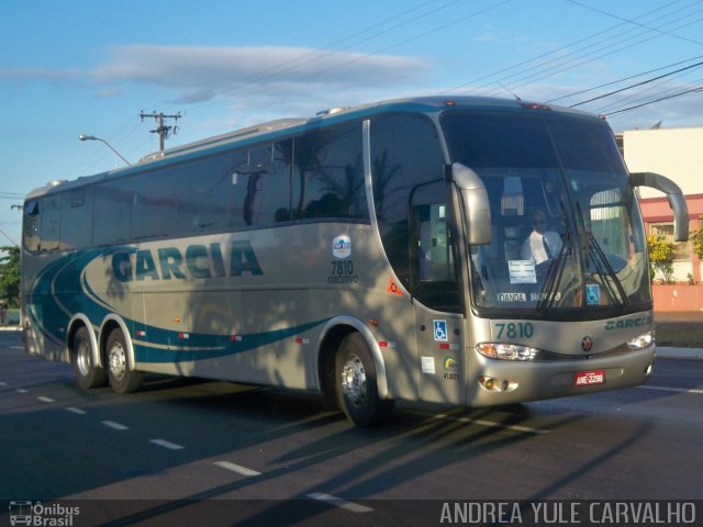 Viação Garcia 7810 na cidade de Londrina, Paraná, Brasil, por Andrea Yule Carvalho. ID da foto: 762680.