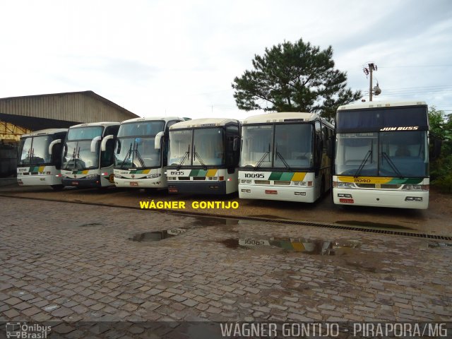 Empresa Gontijo de Transportes 11040 na cidade de Pirapora, Minas Gerais, Brasil, por Wagner Gontijo Várzea da Palma-mg. ID da foto: 765448.