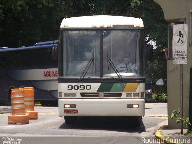 Empresa Gontijo de Transportes 9890 na cidade de São Paulo, São Paulo, Brasil, por Rodrigo Coimbra. Número da foto: #766024.