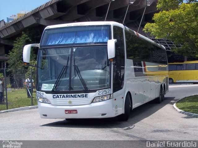 Auto Viação Catarinense 2252 na cidade de Florianópolis, Santa Catarina, Brasil, por Daniel Guardiola. Número da foto: #769321.