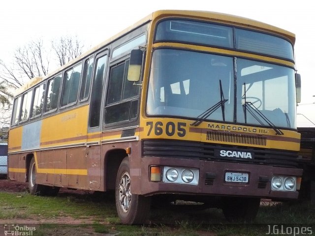 Ônibus Particulares 7605 na cidade de Pederneiras, São Paulo, Brasil, por João Guilherme Lopes. Número da foto: #1316578.