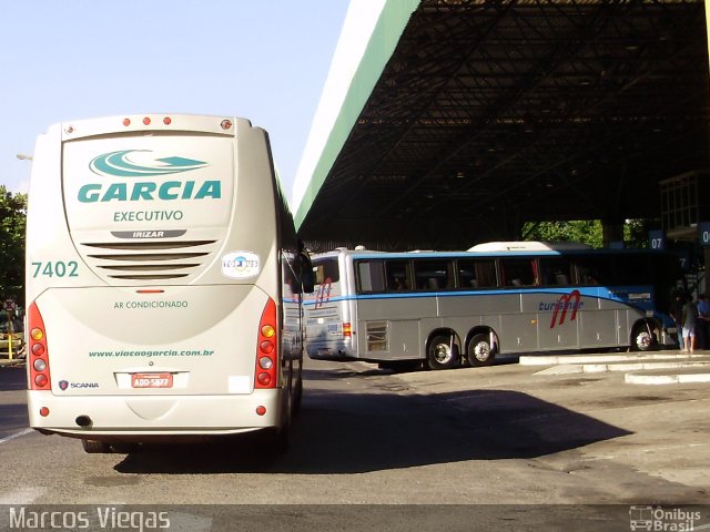 Viação Garcia 7402 na cidade de Bauru, São Paulo, Brasil, por Marcos Viegas. Número da foto: #1339928.