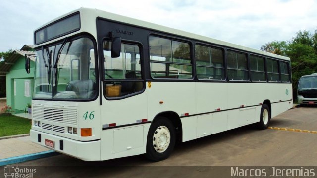 Ônibus Particulares 46 na cidade de Lagoa Vermelha, Rio Grande do Sul, Brasil, por Marcos Jeremias. Número da foto: #1356768.