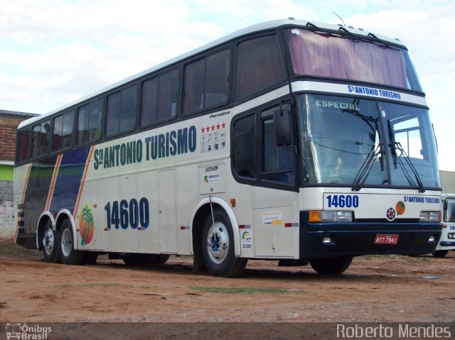 Santo Antônio Turismo 14600 na cidade de Marília, São Paulo, Brasil, por Roberto Mendes. Número da foto: #1369332.