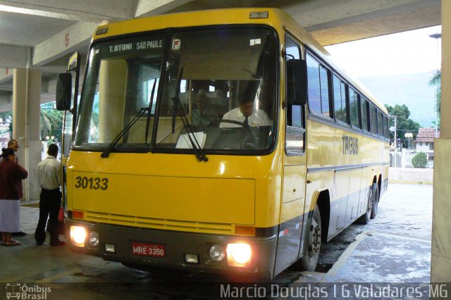 Viação Itapemirim 30133 na cidade de Governador Valadares, Minas Gerais, Brasil, por Márcio Douglas Ribeiro Venino. ID da foto: 1367840.