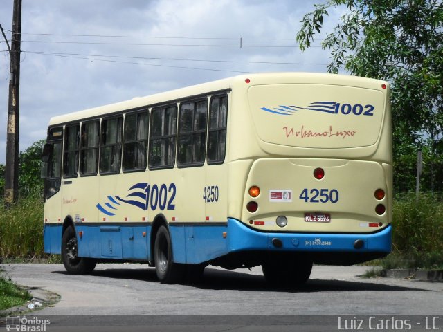 Expresso 1002 4250 na cidade de Recife, Pernambuco, Brasil, por Luiz Carlos de Santana. Número da foto: #1374920.