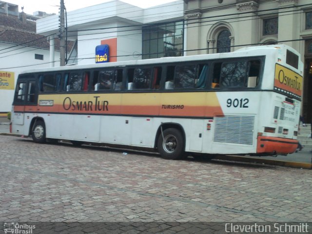 OsmarTur Turismo 9012 na cidade de Santa Maria, Rio Grande do Sul, Brasil, por Cleverton Schmitt. Número da foto: #1374138.