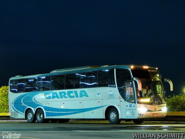 Viação Garcia 7401 na cidade de Londrina, Paraná, Brasil, por Willian Schimitt. Número da foto: #1377484.