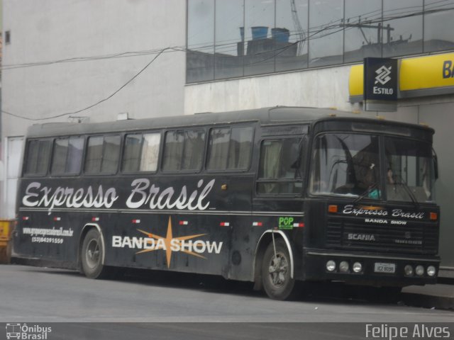 Expresso Brasil Banda Show 8098 na cidade de Pelotas, Rio Grande do Sul, Brasil, por Felipe Alves. Número da foto: #1324138.