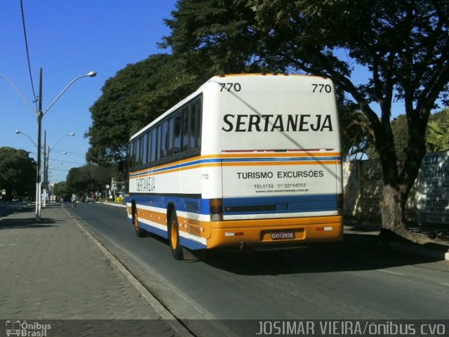 Viação Sertaneja 770 na cidade de Curvelo, Minas Gerais, Brasil, por Josimar Vieira. ID da foto: 1323742.