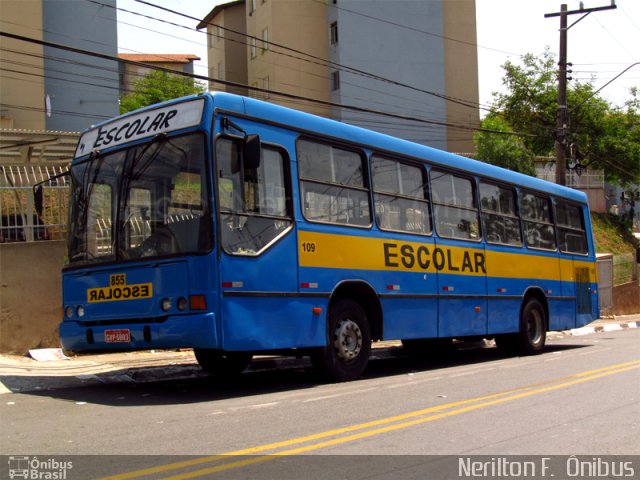 Escolares 855 na cidade de Barueri, São Paulo, Brasil, por Nerilton F.  ônibus. Número da foto: #1332498.
