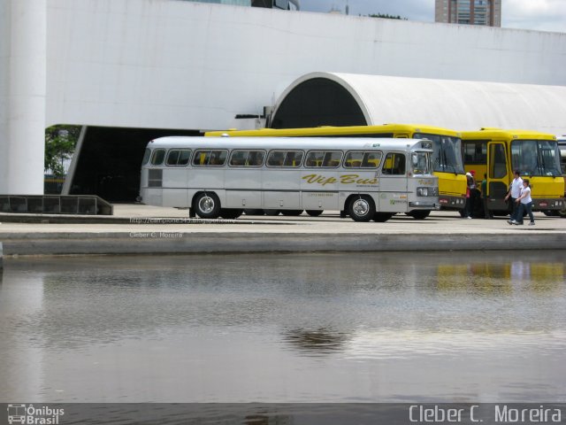 Vip Bus Comércio de Ônibus 1969 na cidade de São Paulo, São Paulo, Brasil, por Cleber C.  Moreira. Número da foto: #1399191.