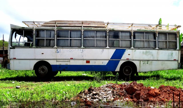 Ônibus Particulares 001 na cidade de João Monlevade, Minas Gerais, Brasil, por Luiza Bragança. Número da foto: #1410515.
