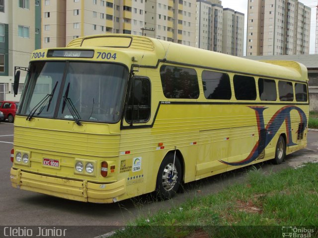 Ônibus Particulares 7004 na cidade de Samambaia, Distrito Federal, Brasil, por Clébio Júnior. Número da foto: #1380294.