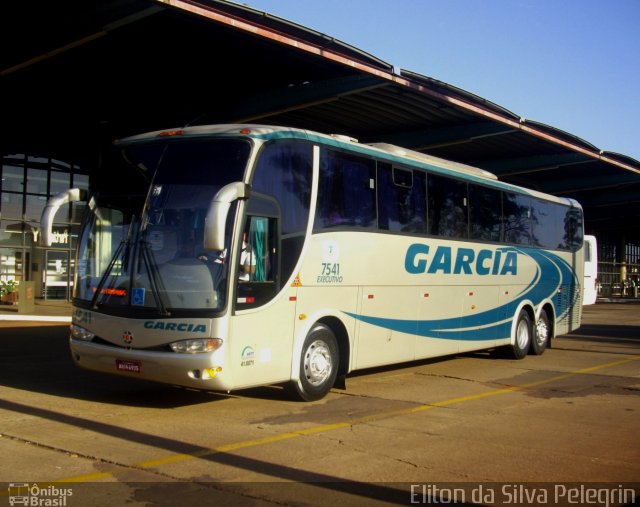 Viação Garcia 7541 na cidade de Cascavel, Paraná, Brasil, por Eliton da Silva Pelegrin. Número da foto: #1419406.