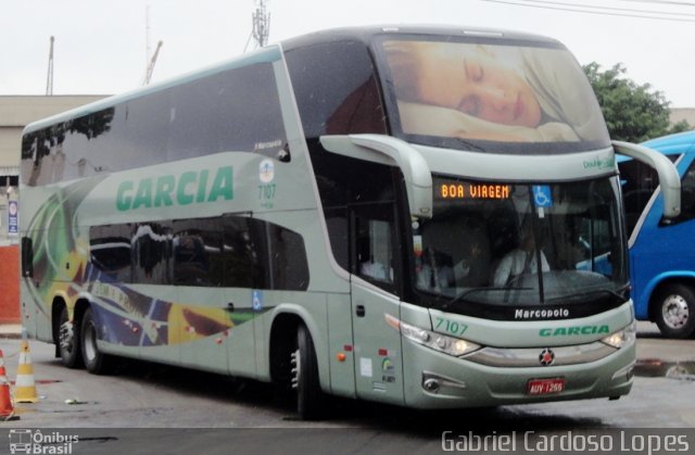 Viação Garcia 7107 na cidade de Rio de Janeiro, Rio de Janeiro, Brasil, por Gabriel Cardoso Lopes. Número da foto: #1431162.