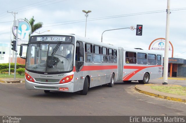 Auto Viação Floresta 7083 na cidade de Campo Grande, Mato Grosso do Sul, Brasil, por Eric Moises Martins. Número da foto: #1432678.