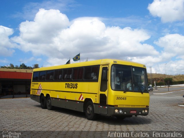 Viação Itapemirim 30045 na cidade de João Monlevade, Minas Gerais, Brasil, por Antonio Carlos Fernandes. ID da foto: 1432019.