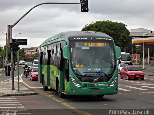 Expresso Azul JB303 na cidade de Curitiba, Paraná, Brasil, por Andrews  Fuscolin. Número da foto: #1383078.