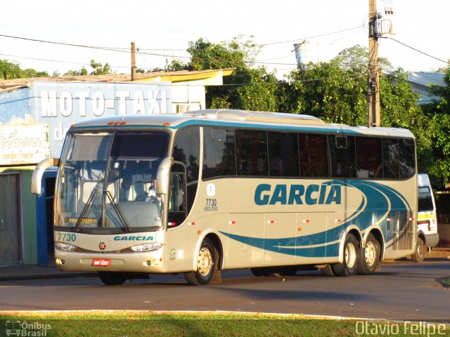Viação Garcia 7730 na cidade de Foz do Iguaçu, Paraná, Brasil, por Otavio Felipe Balbinot. Número da foto: #1385863.