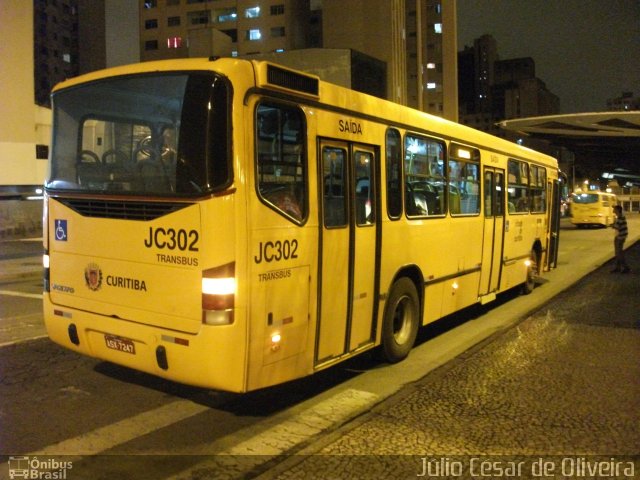 Expresso Azul JC302 na cidade de Curitiba, Paraná, Brasil, por Júlio César de Oliveira. Número da foto: #1460074.
