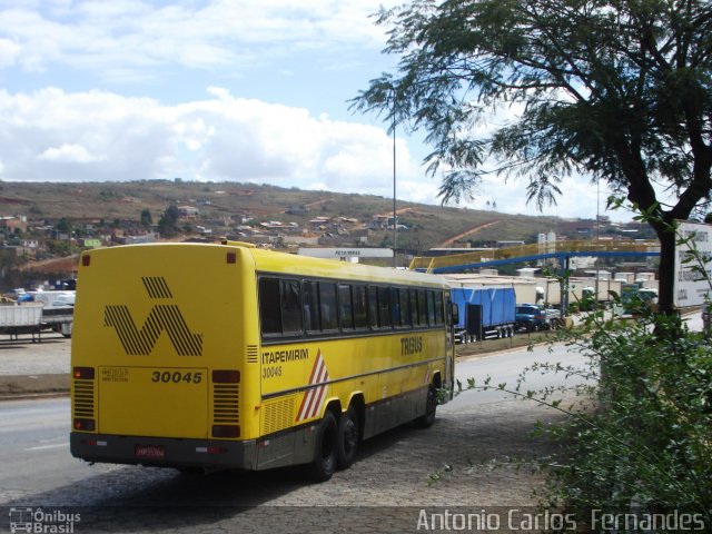 Viação Itapemirim 30045 na cidade de João Monlevade, Minas Gerais, Brasil, por Antonio Carlos Fernandes. ID da foto: 1459933.