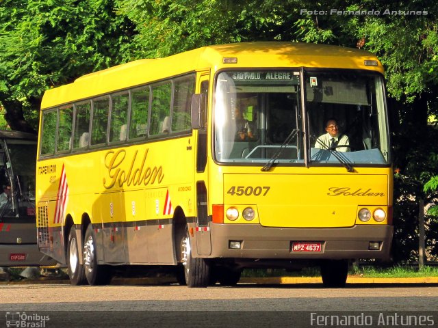 Viação Itapemirim 45007 na cidade de São Paulo, São Paulo, Brasil, por Fernando Antunes. Número da foto: #1462631.