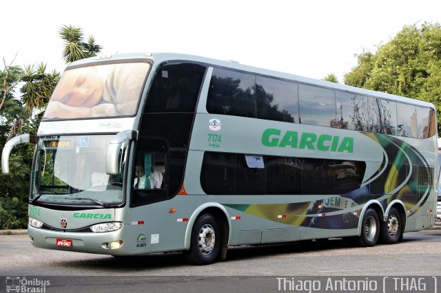Viação Garcia 7174 na cidade de Curitiba, Paraná, Brasil, por Thiago Antonio de Figueiredo. Número da foto: #1466565.