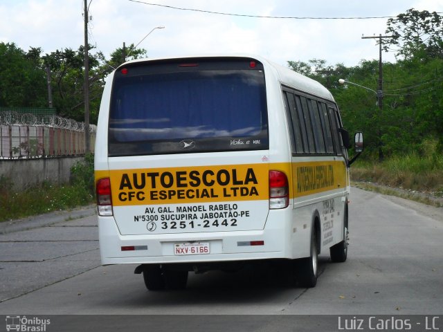 Ônibus Particulares 6166 na cidade de Recife, Pernambuco, Brasil, por Luiz Carlos de Santana. Número da foto: #1467321.